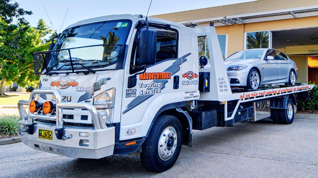 Maroochydore-Towing-Service-Tilt-Tray-Truck-Roadside